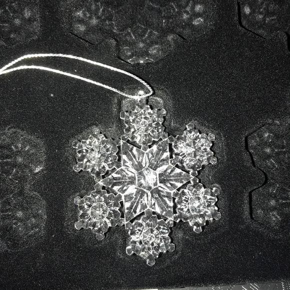 Tahari Home Holiday Tahari Home Snowflake Holiday Ornamentsdecor